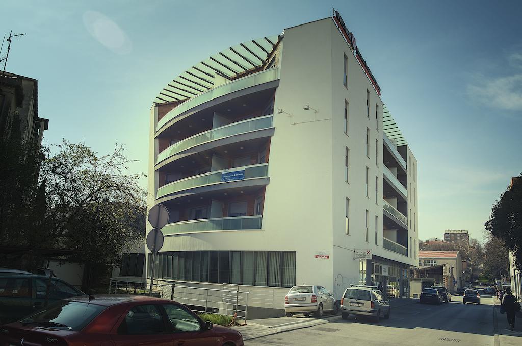 Business Pula